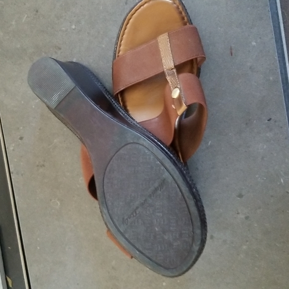 Sandals - Picture 3 of 7